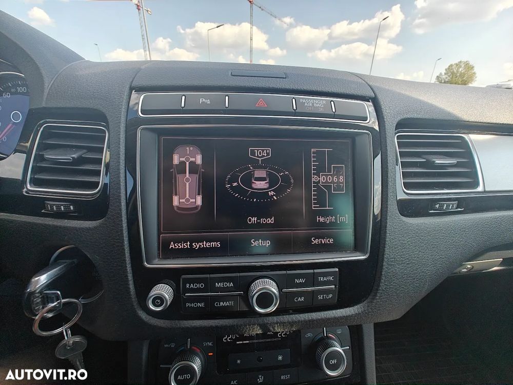 Volkswagen Touareg 3.0 V6 TDI BMT - 11