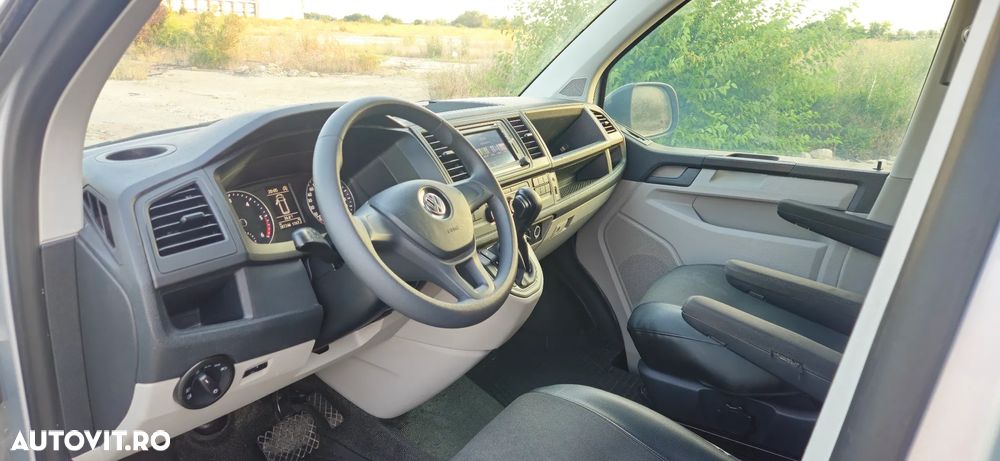 Volkswagen Multivan - 13