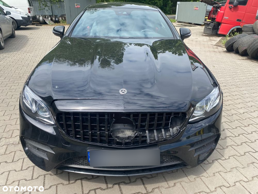 Mercedes-Benz Klasa E 220 d Coupe 9G-TRONIC - 10