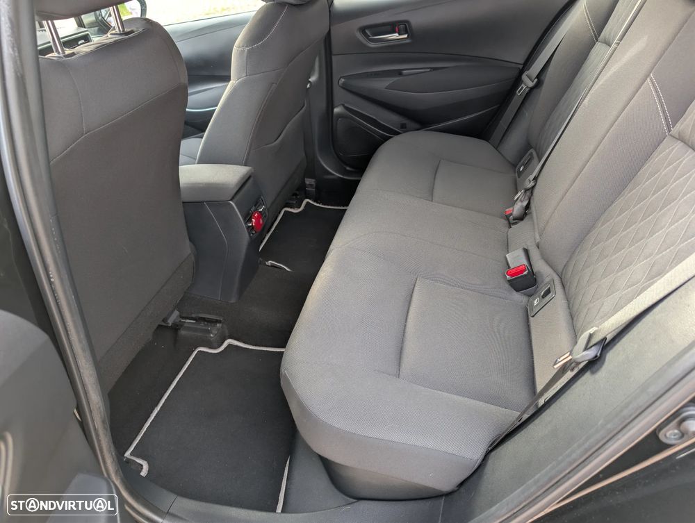 Toyota Corolla SD 1.8 Hybrid Luxury - 8