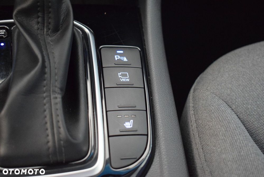 Hyundai IONIQ Hybrid Premium - 23