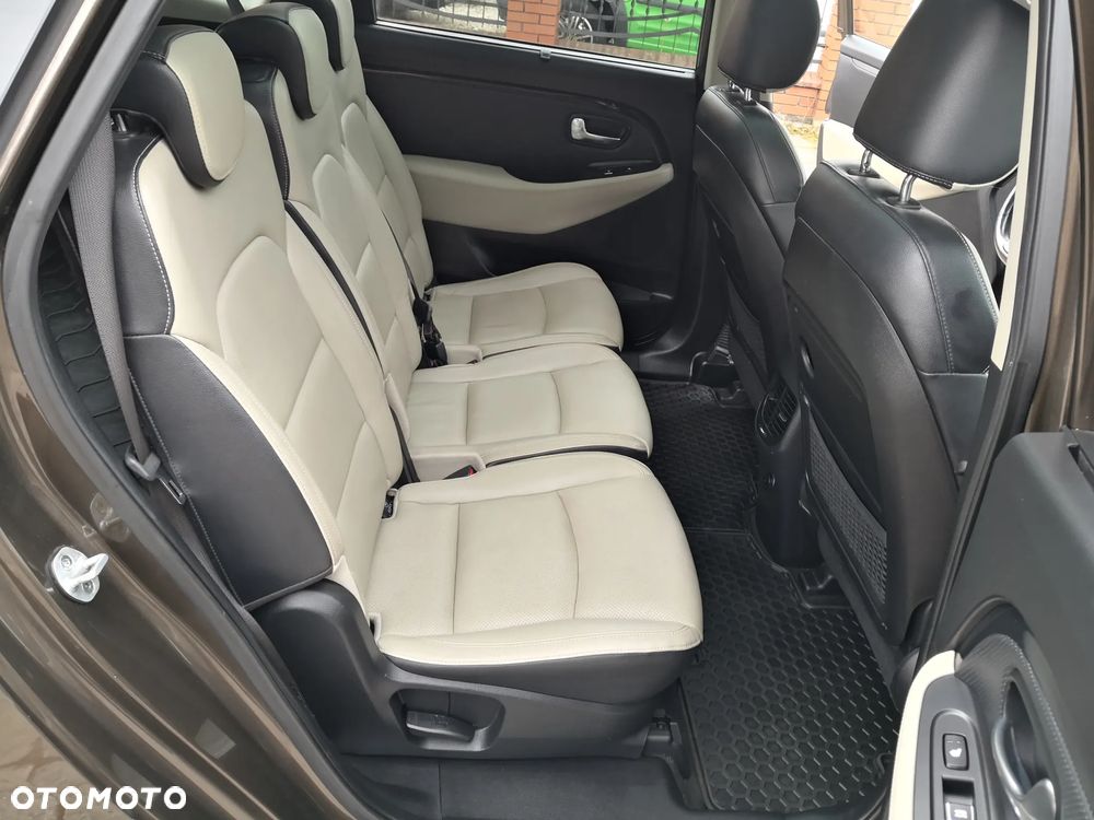 Kia Carens 1.7 CRDi 136 Dream Team Edition - 18