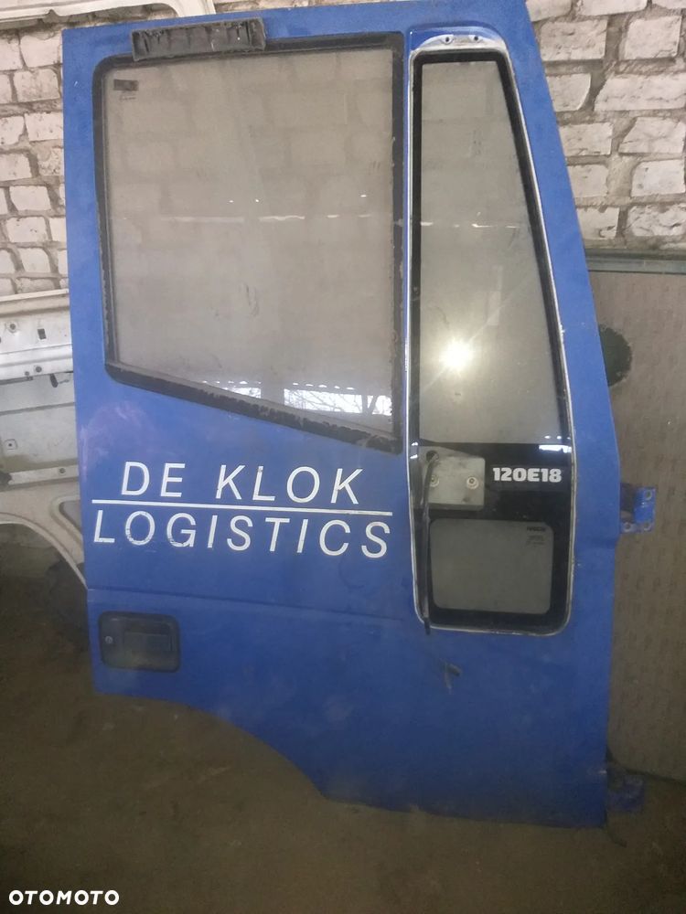 drzwi prawe iveco 120E18 - 1