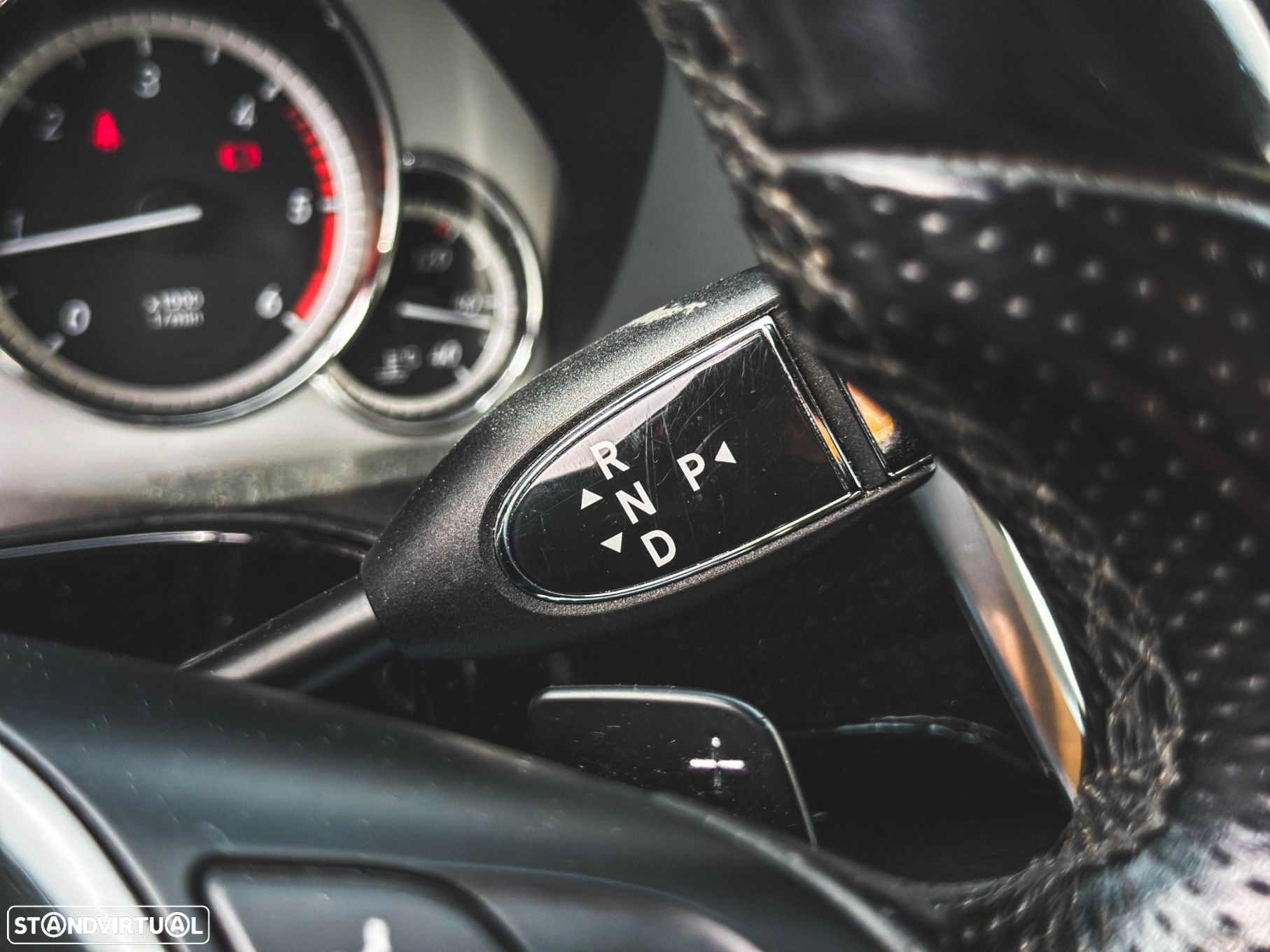 Mercedes-Benz E 220 CDi Avantgarde BlueEfficiency Auto - 17