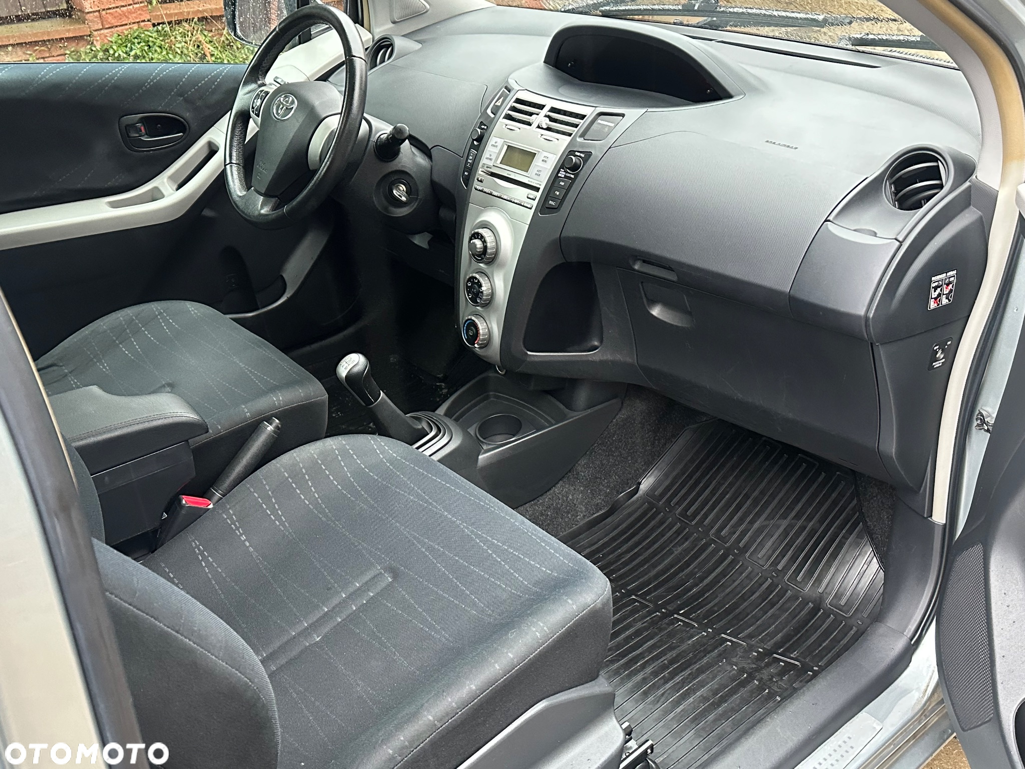 Toyota Yaris 1.0 VVT-i Cool - 11