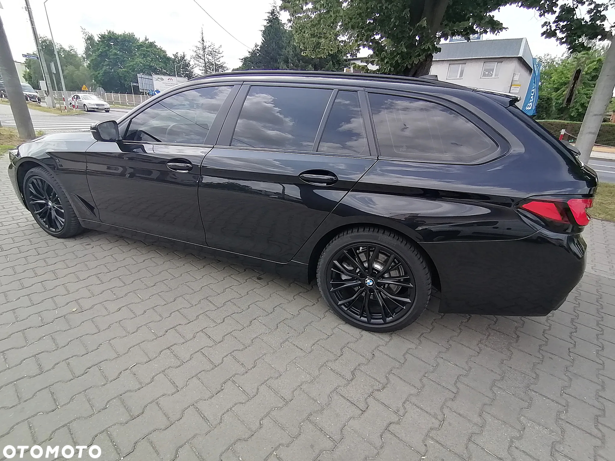 BMW Seria 5 520d Touring M Sport Edition - 12