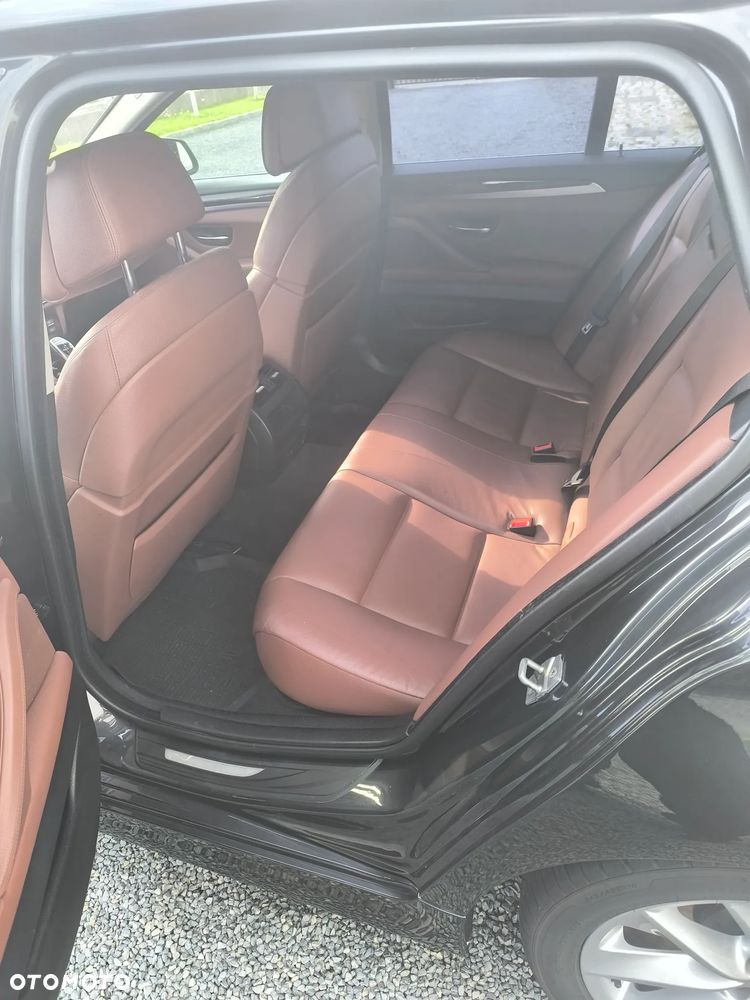 BMW Seria 5 530d xDrive - 10