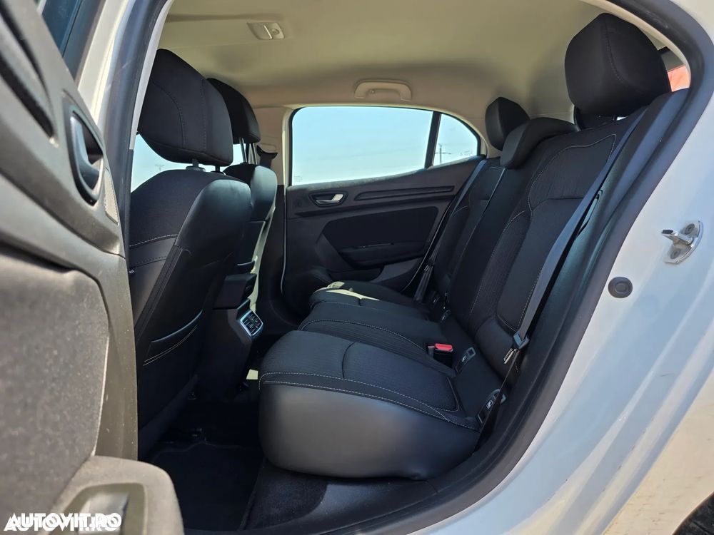 Renault Megane BLUE dCi 115 Techno - 12