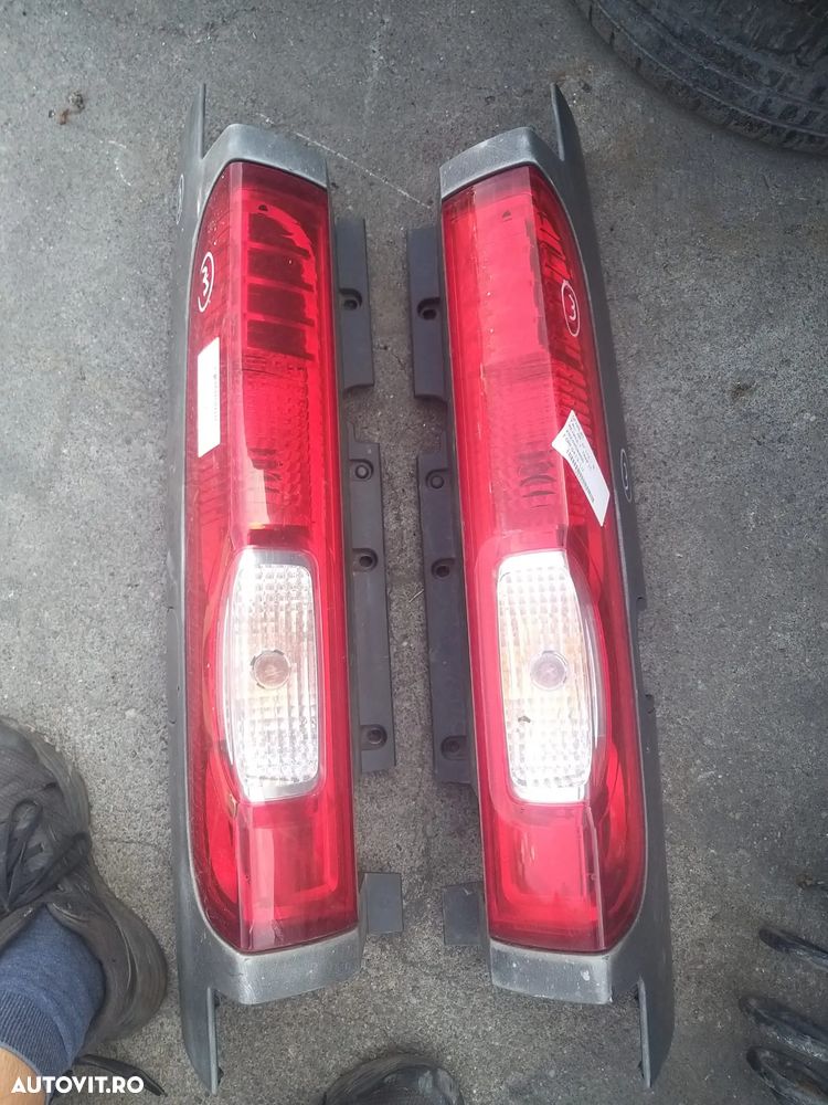 Stop Stanga Si Dreapta 250/buc pentru Renault Trafic din 2013 - 1