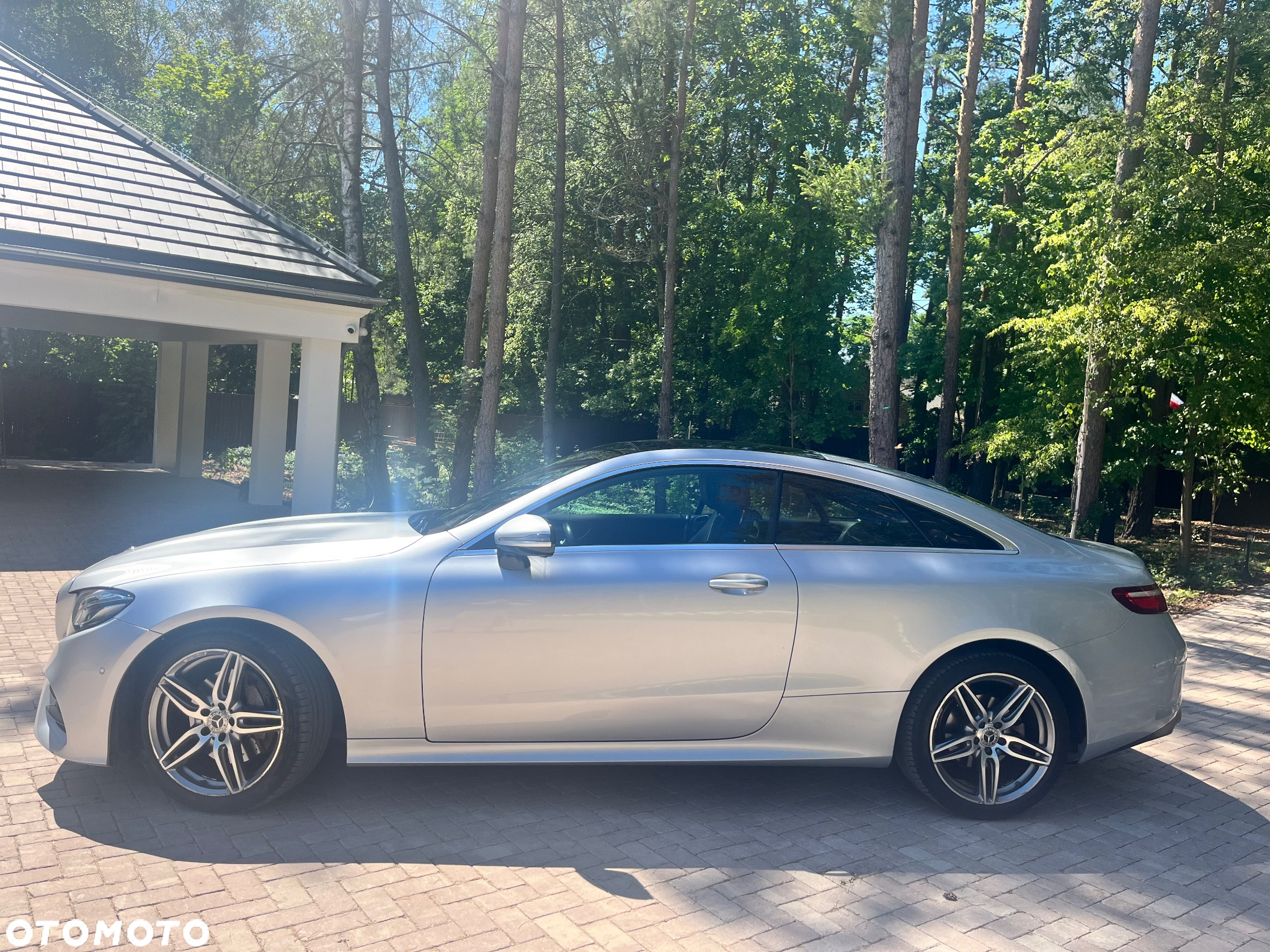 Mercedes-Benz Klasa E 220 d Coupe 4-Matic 9G-TRONIC - 4