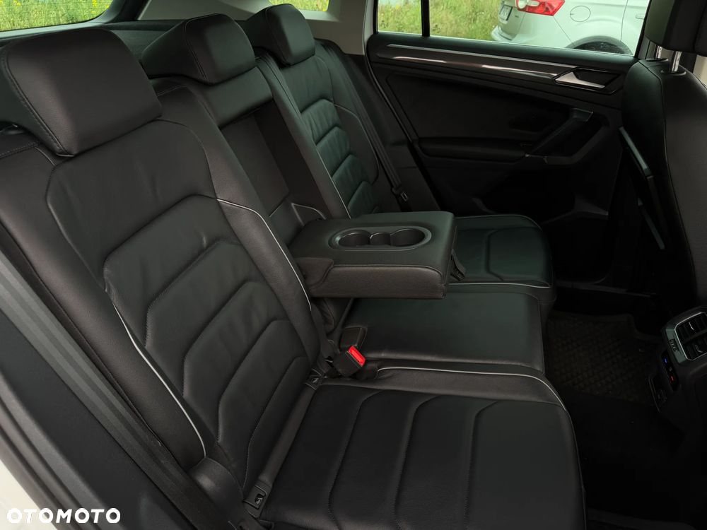 Volkswagen Tiguan 2.0 TDI SCR 4MotION DSG R-Line - 25