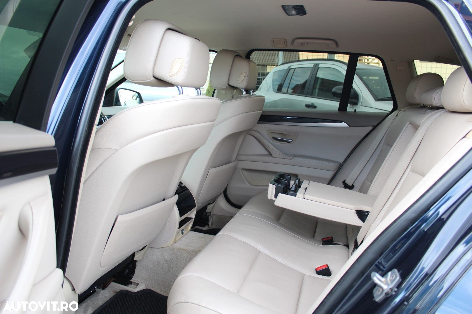BMW Seria 5 520d Touring - 9