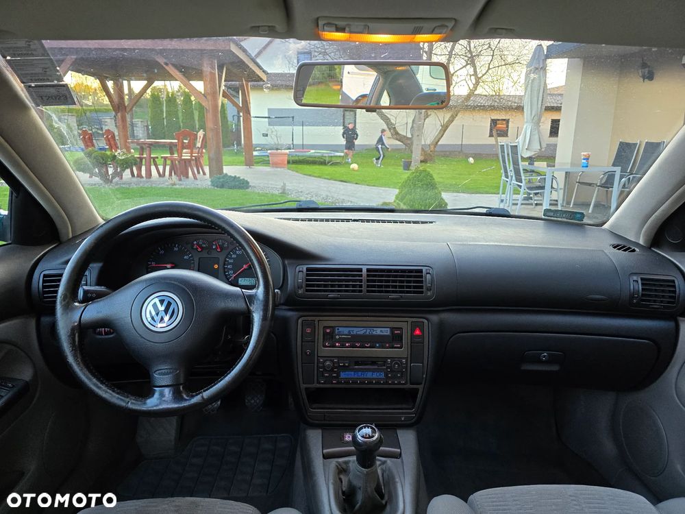 Volkswagen Passat 1.9 TDI Trendline - 9