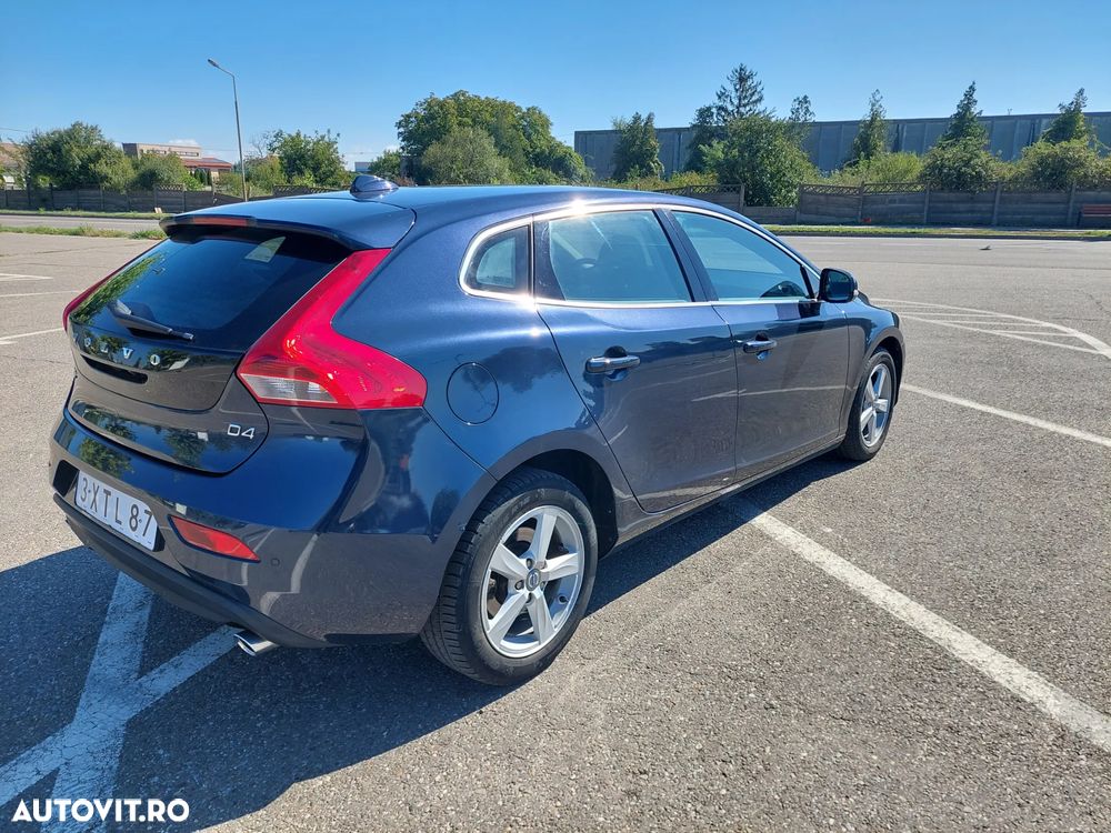 Volvo V40 D4 Momentum - 4