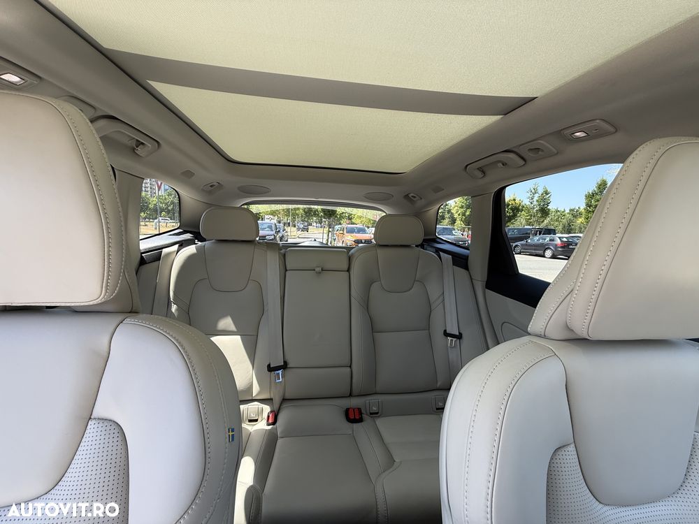 VOLVO XC60 2023 — imagine 20
