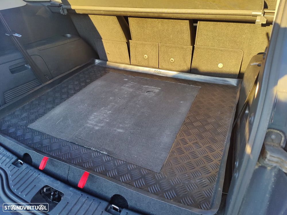 Ford S-Max 2.0 TDCi Titanium 7L - 14