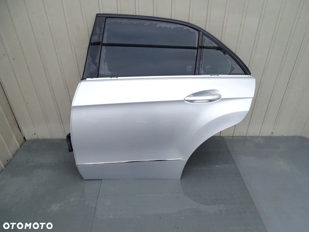 E KLASA W212 Drzwi lewy tyl C775 - 1