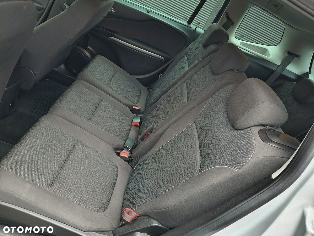Opel Zafira - 15