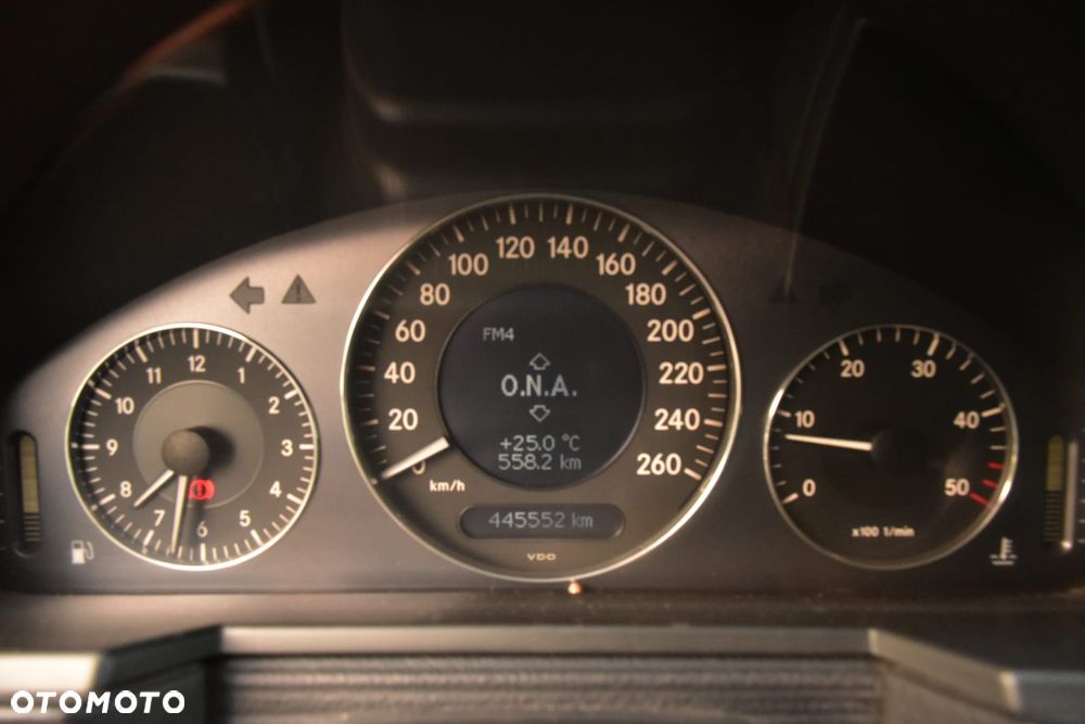 Mercedes-Benz Klasa E 270 CDI Elegance - 13