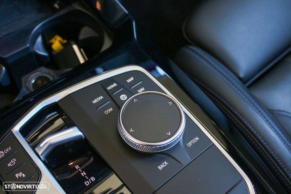 BMW iX3 M Sport Impressive - 35