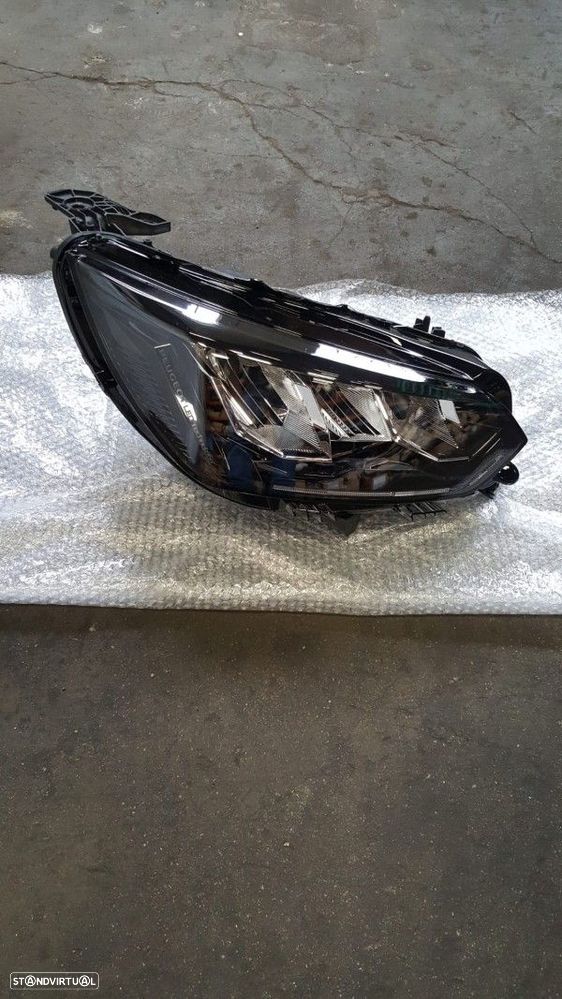 Farol Frente Direito / Otica Direita Peugeot 208 Ii (Ub_, Up_, Uw_, Uj - 1