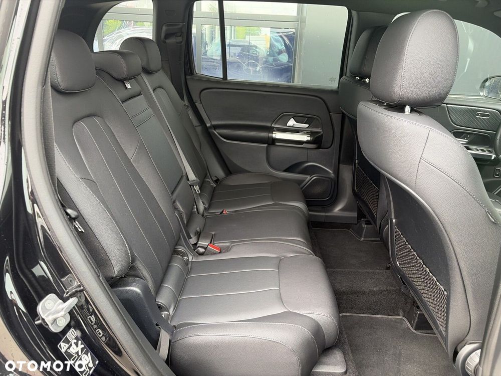 Mercedes-Benz GLB - 15