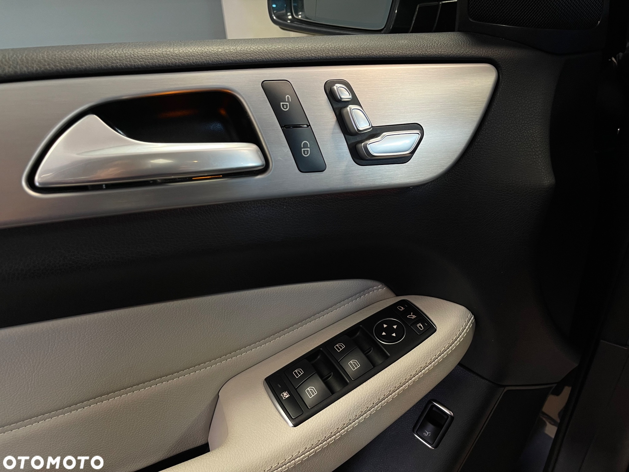 Mercedes-Benz GLE 350 d 4-Matic - 26
