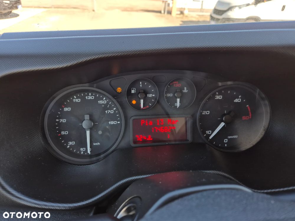 Iveco Daily 35C14, kontener 8PAL, winda 750KG, bliźniaki, klimatyzacja, 174 600 KM - 11