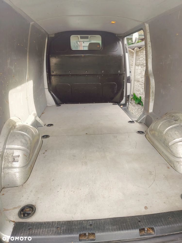 Volkswagen T5 - 29