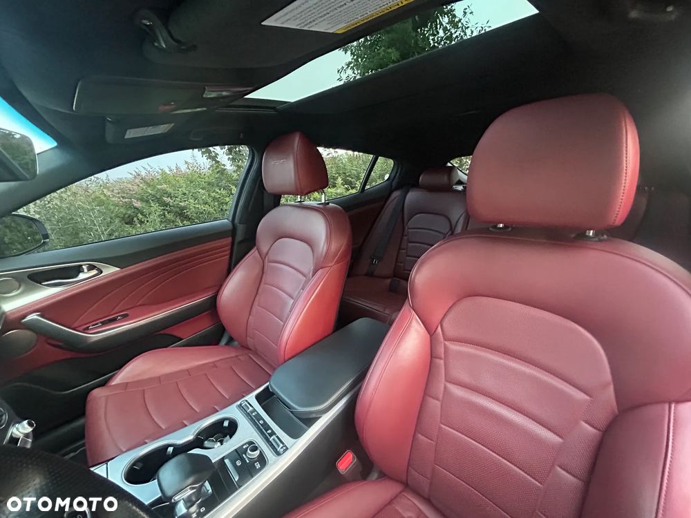 Kia Stinger 3.3 T-GDI V6 GT AWD - 22