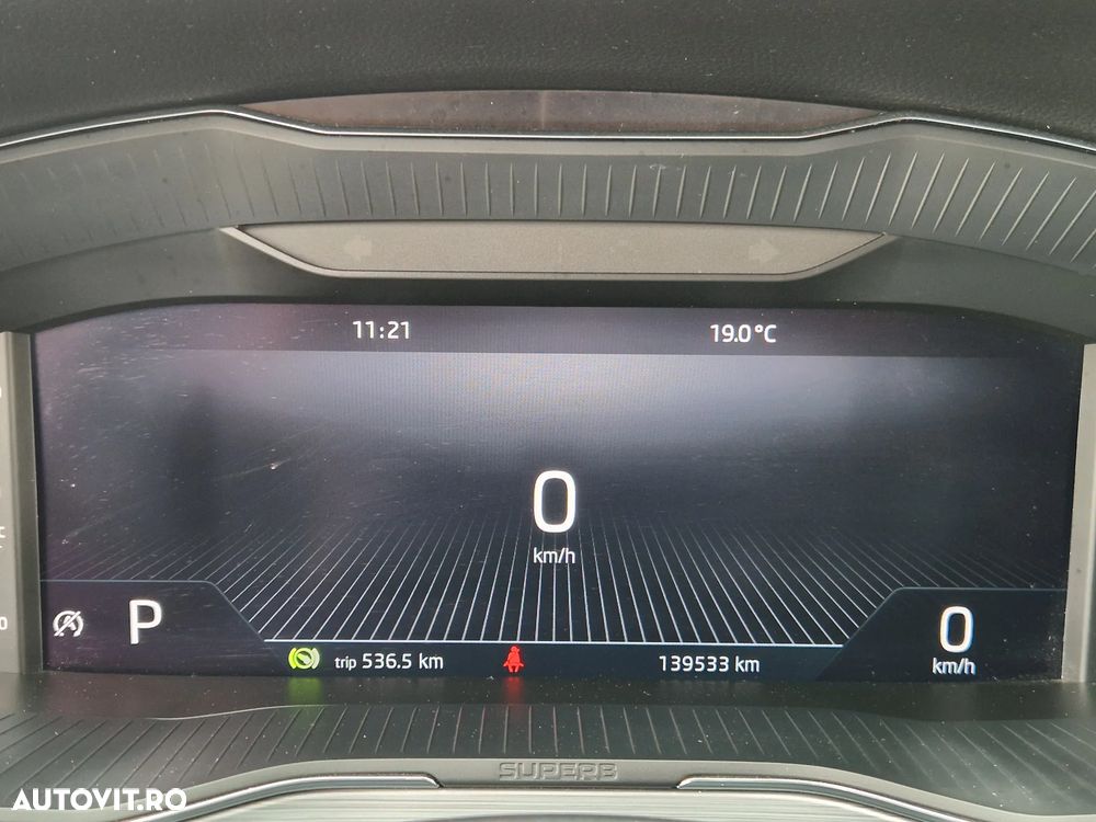 Skoda Superb 2.0 TDI DSG Ambition - 11