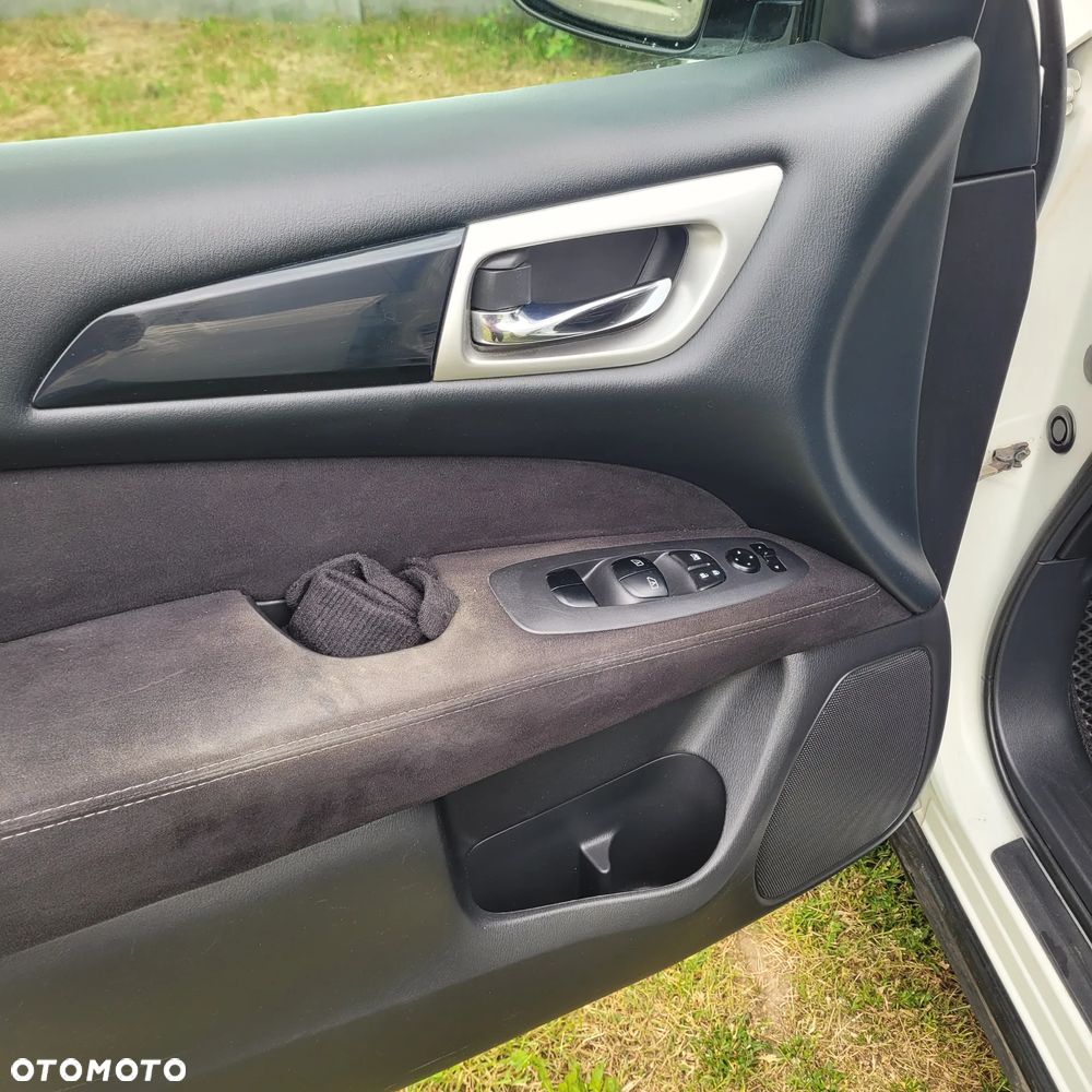 Nissan Pathfinder - 9