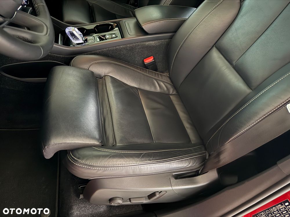 Volvo XC 40 B3 B DKG Plus Dark - 36