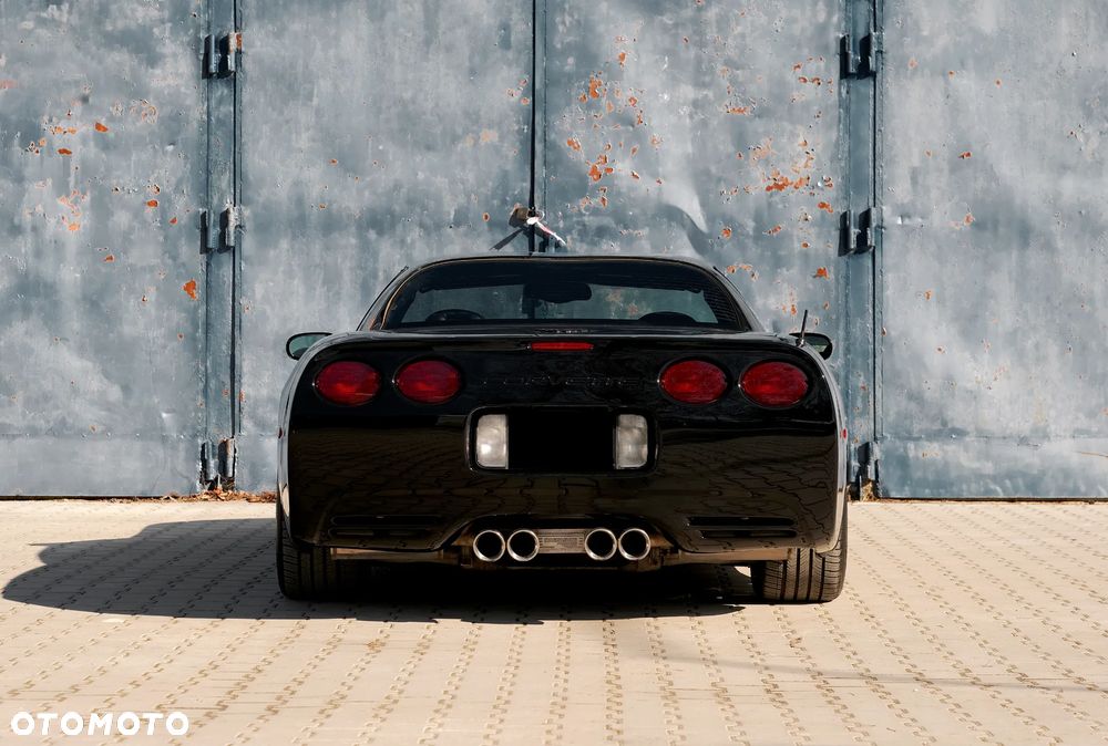 Chevrolet Corvette - 8