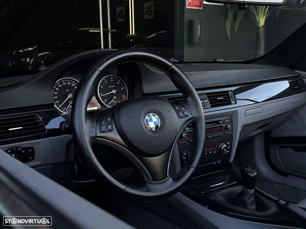 BMW 320 i Cabrio - 18