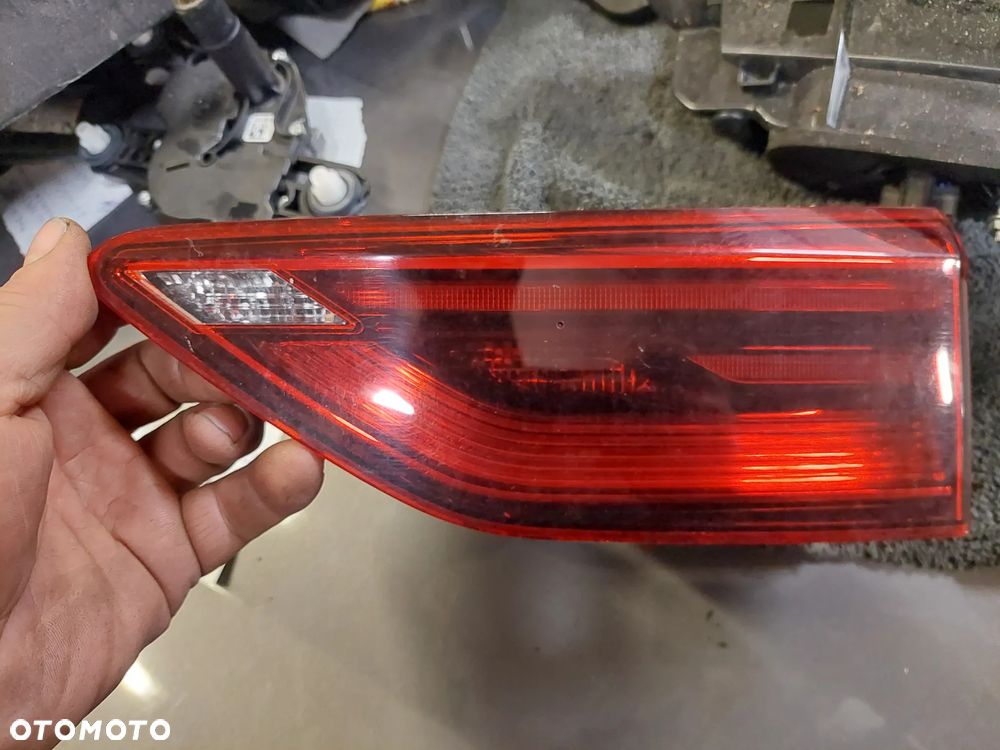 VW GOLF VIII 8 LAMPA PRAWY LEWY TYŁ W KLAPĘ  RAF-AUTO - 1