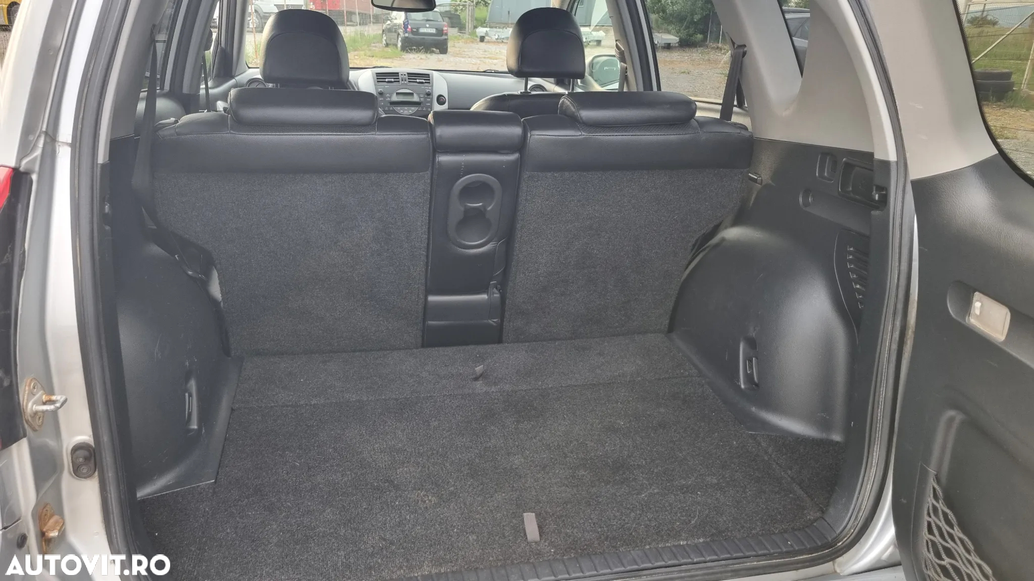 Toyota RAV4 2.2L D-CAT M/T Luxury - 16