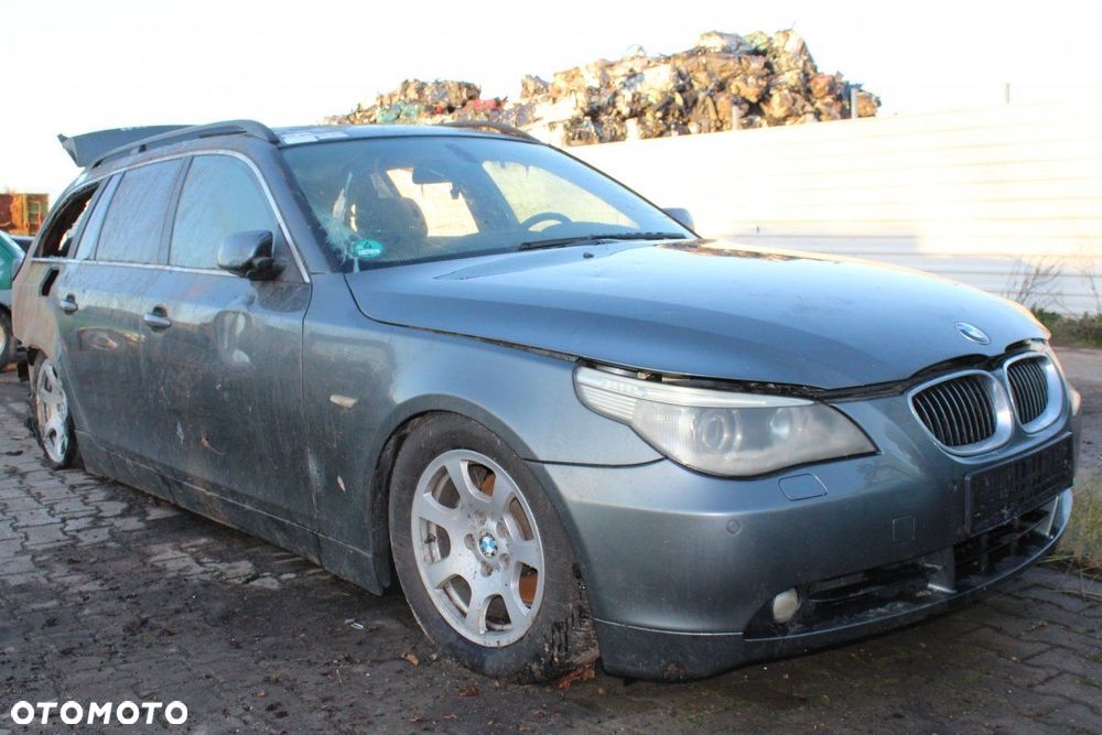 BMW 5 525d E61 2005 2.5D M57D25 Kombi (MASKA, ZDERZAK, LAMPA, BŁOTNIK, DRZWI, SZYBA, FOTEL) - 2