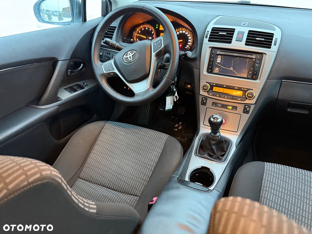 Toyota Avensis 1.8 Sol NAVI - 5