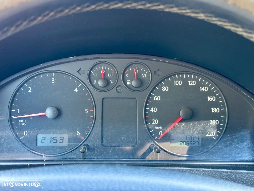 VW Caravelle 2.5 TDi Extra AC 9L - 2