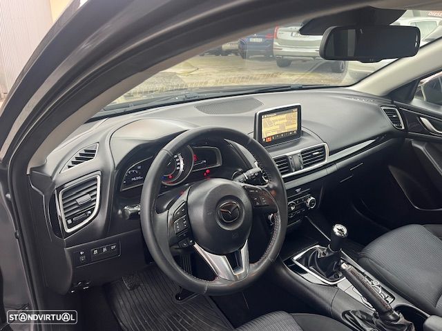 Mazda 3 1.5 Sky-D Evolve HS Navi - 9