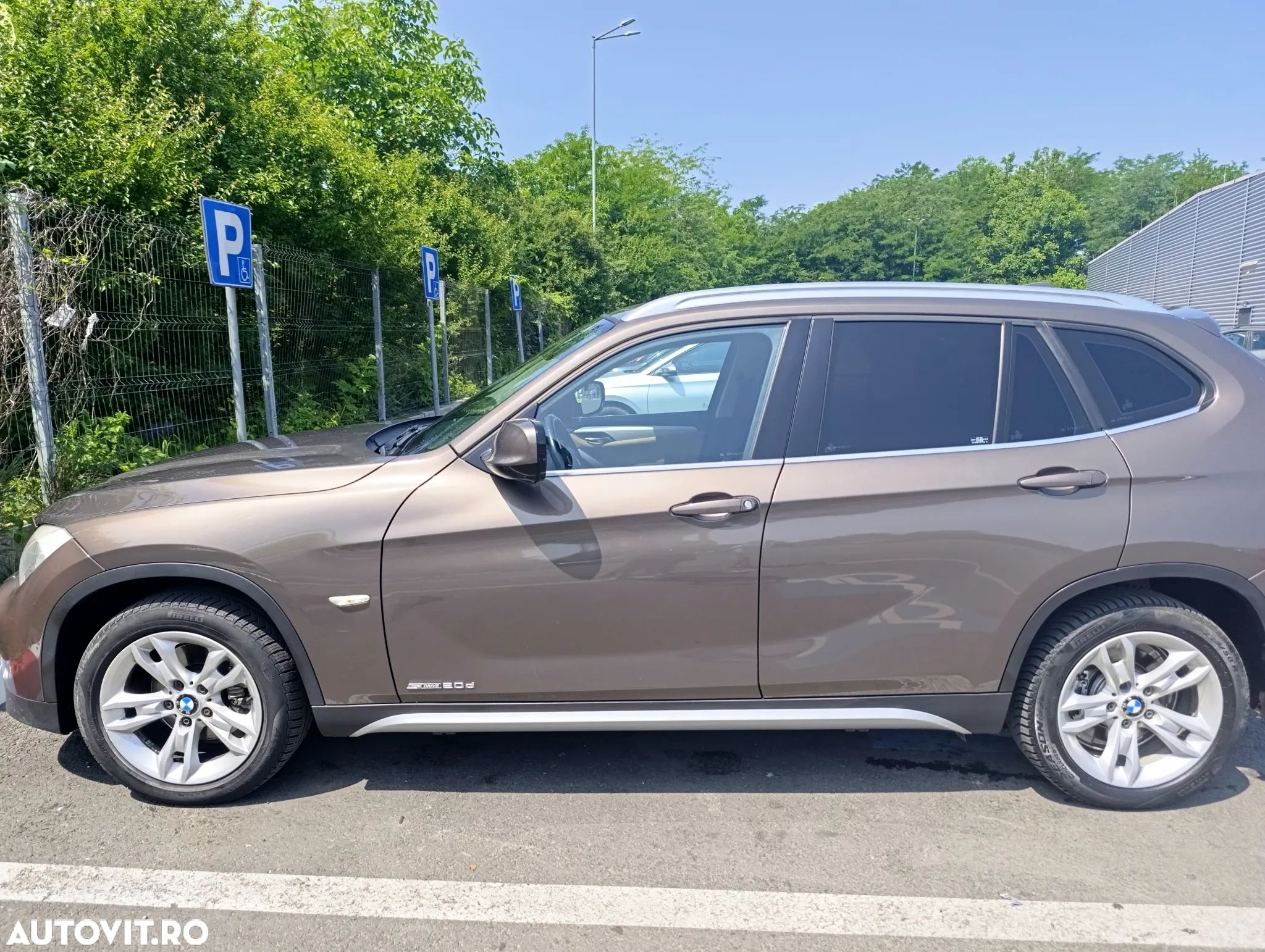 BMW X1 sDrive20d EfficientDynamics - 1
