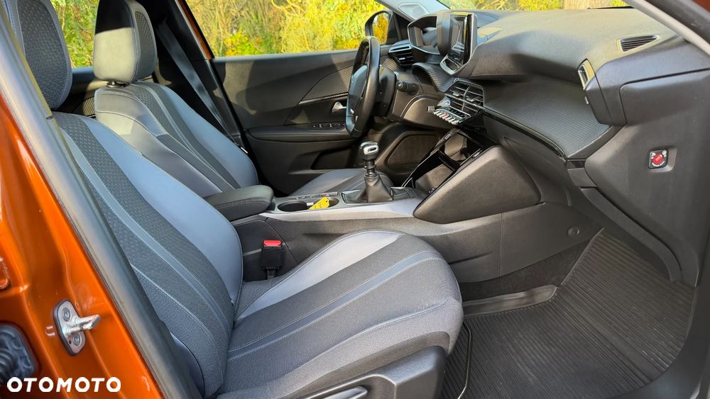Peugeot 2008 1.2 PureTech Allure Pack S&S - 17