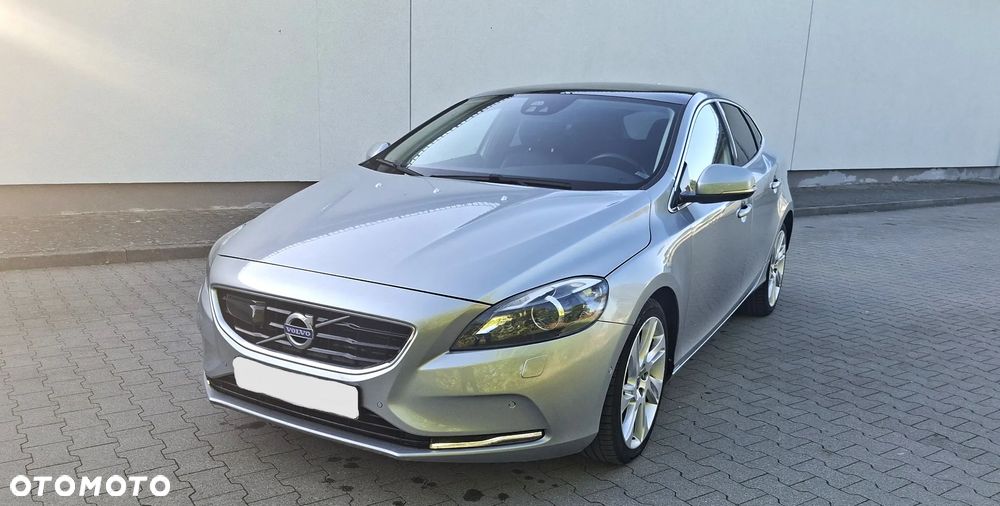 Volvo V40 D2 R-Design Summum - 1