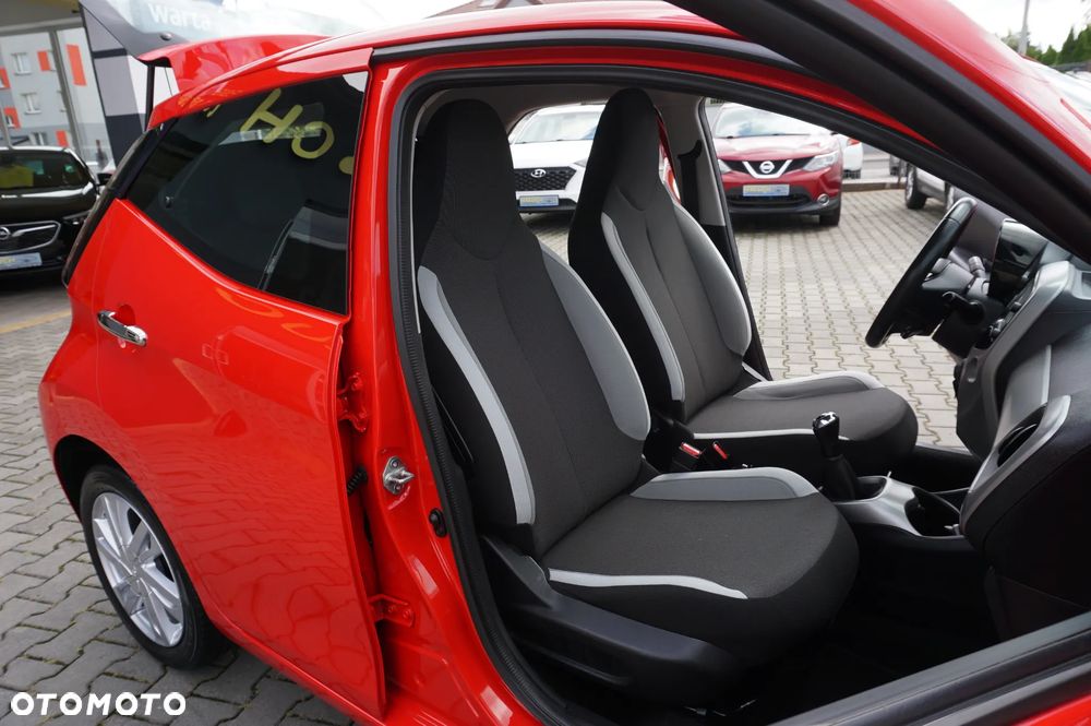 Toyota Aygo x-play Edition-S - 29