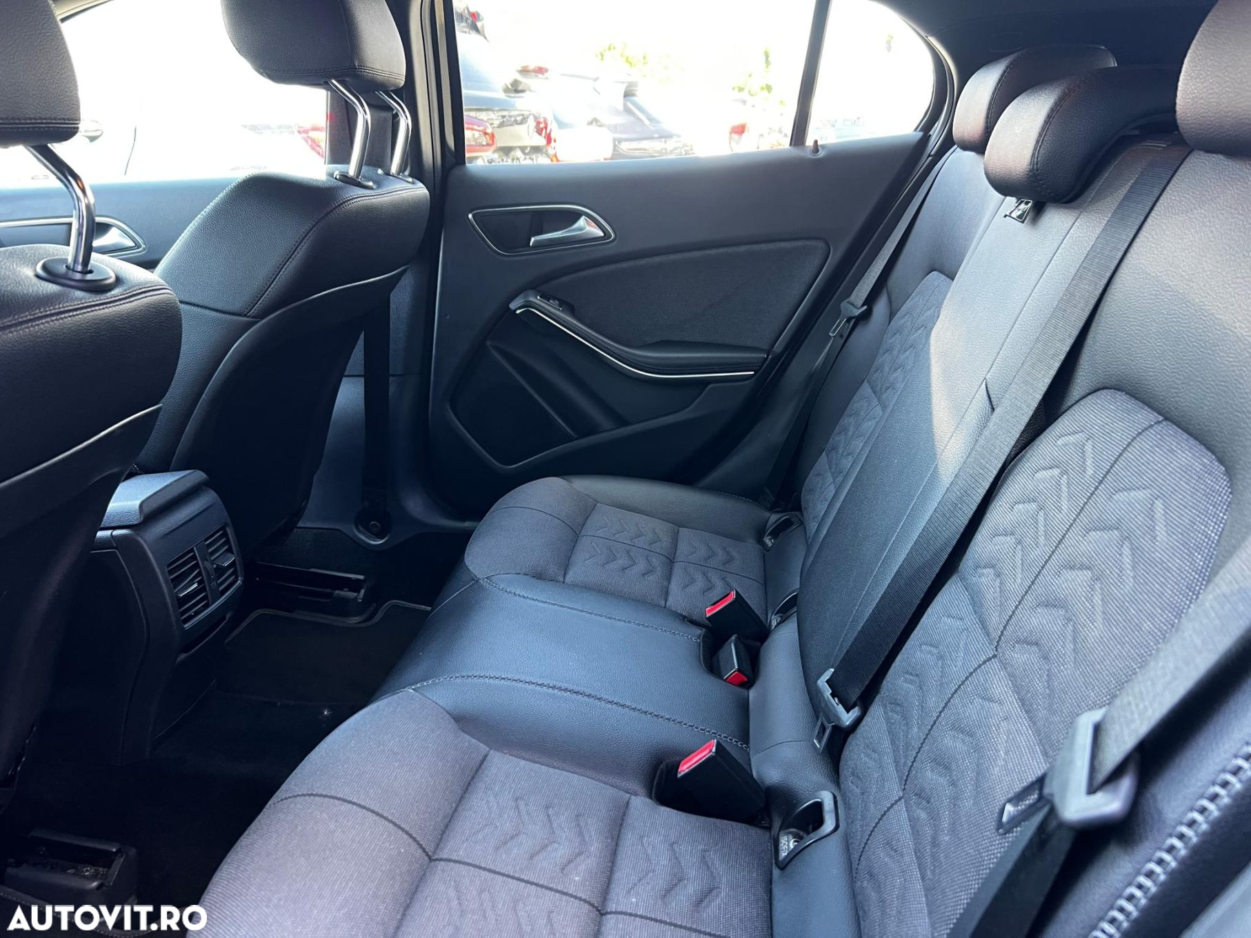 Mercedes-Benz GLA 200 d 4MATIC Aut. - 24