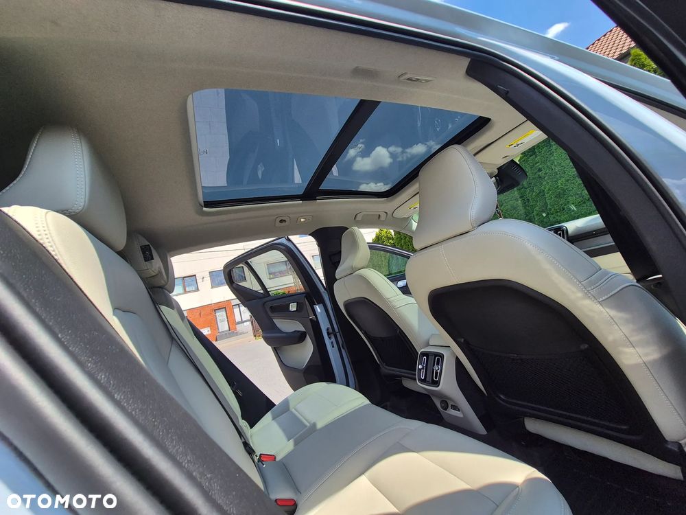 Volvo XC 40 B5 AWD Ultimate Bright - 22