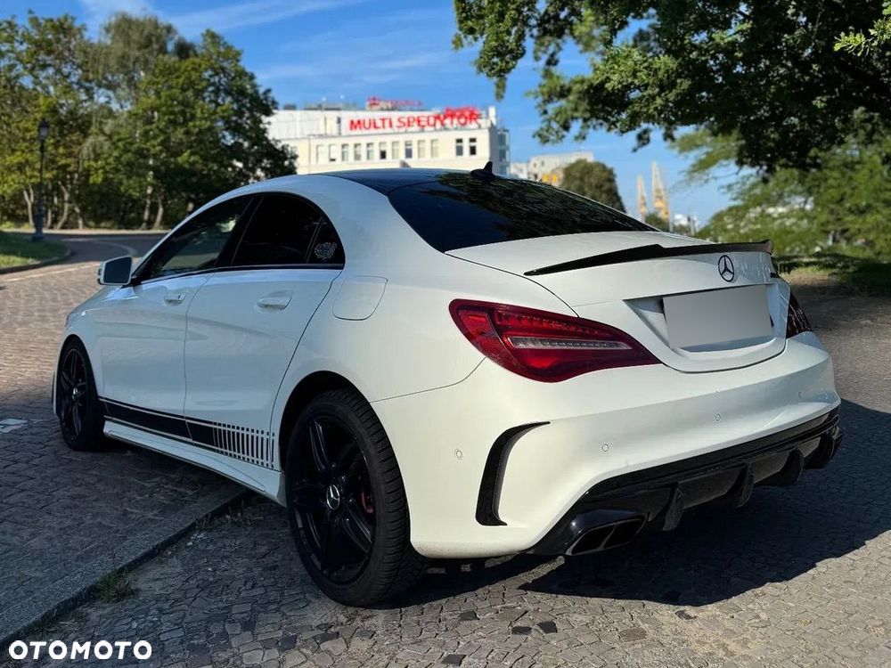 Mercedes-Benz CLA 220 4-Matic AMG Line - 7