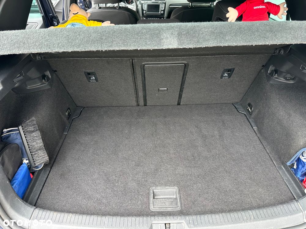 Volkswagen Golf - 24