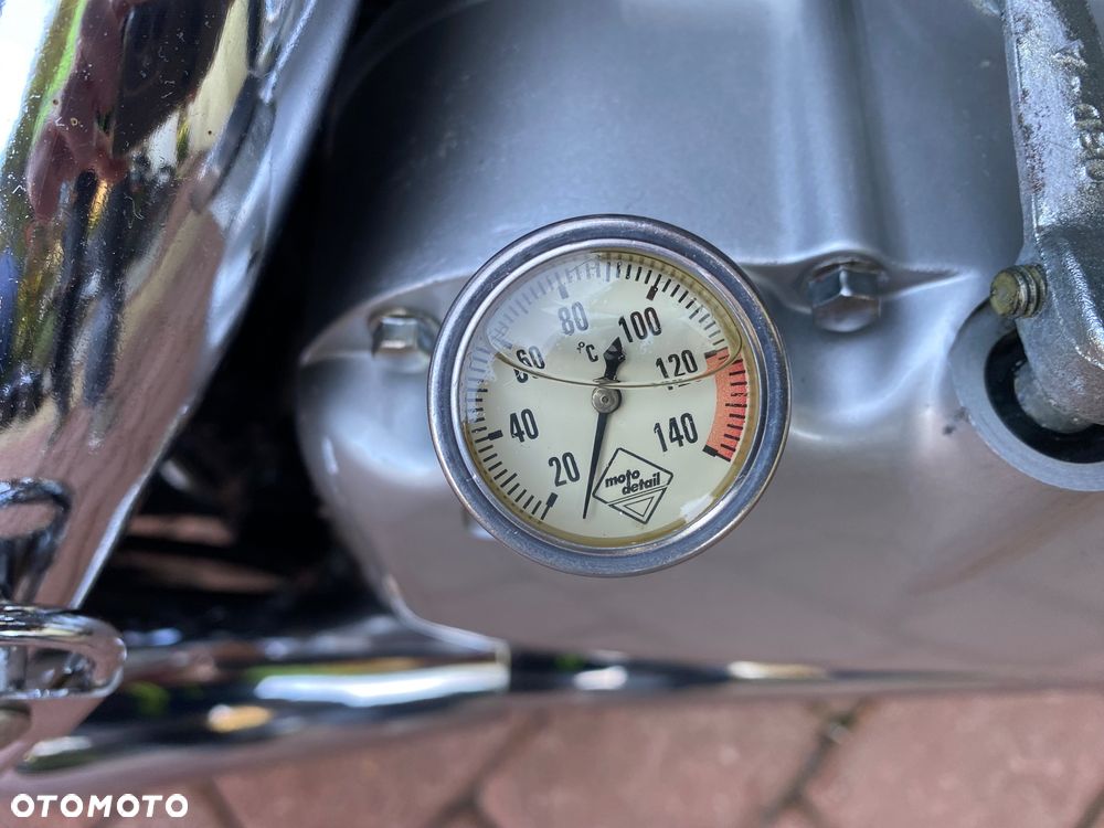 Suzuki Intruder - 14